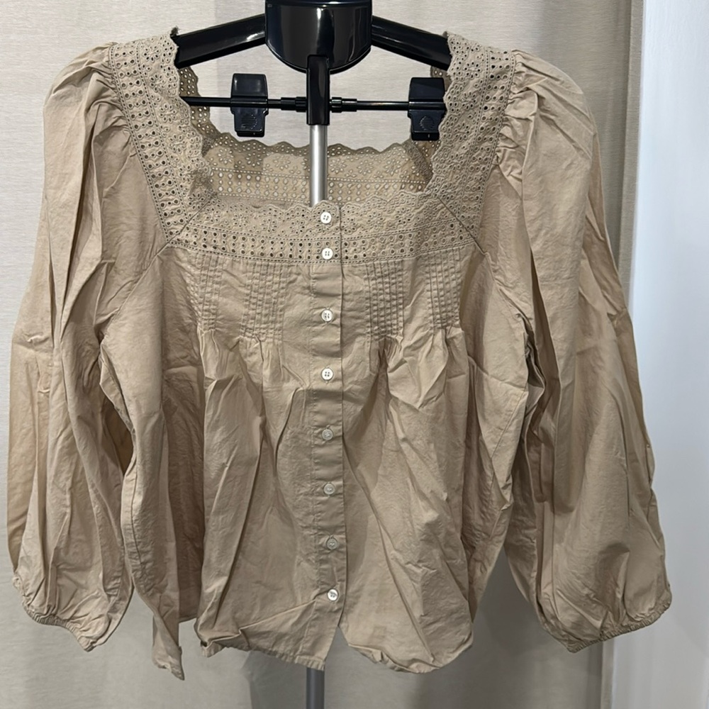 Gap cotton cropped top.  size  Large, 
Tan
